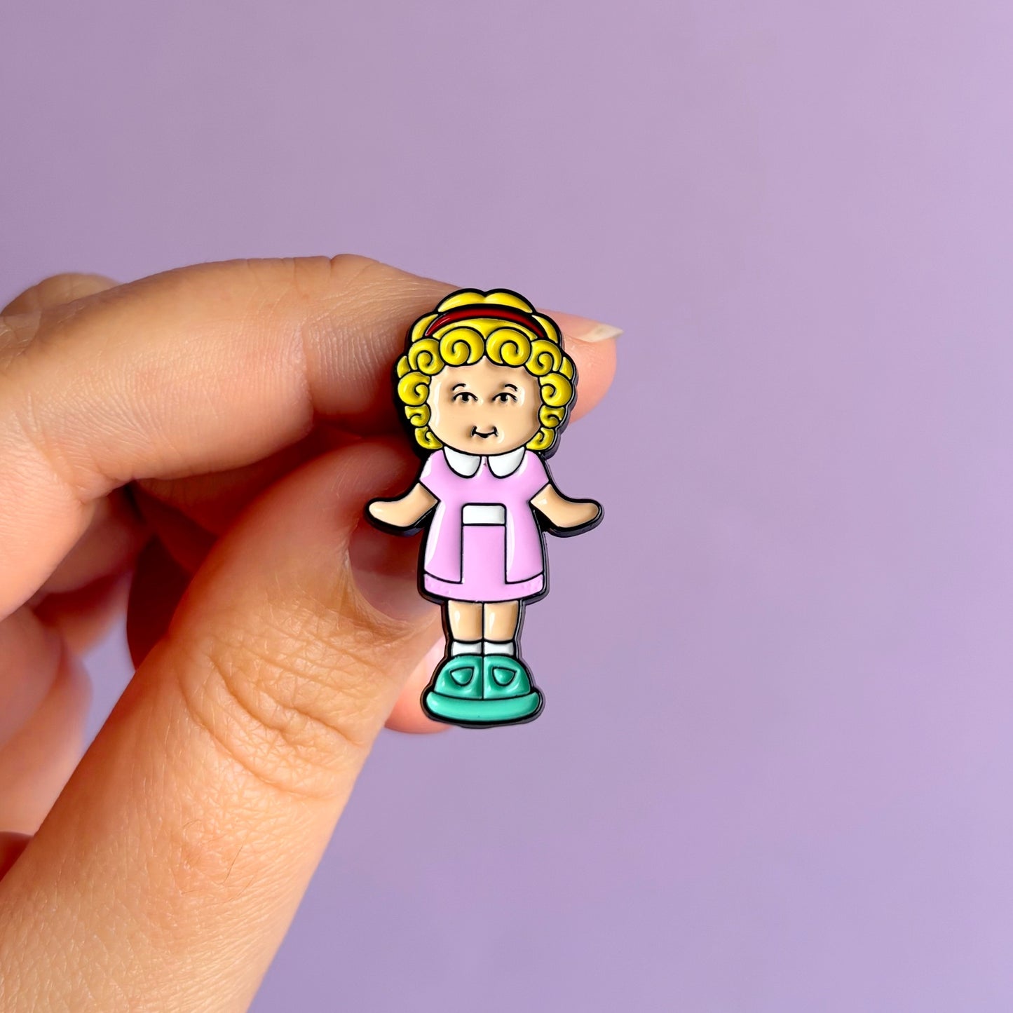 Pin metálico Polly Pocket - Vestido rosado