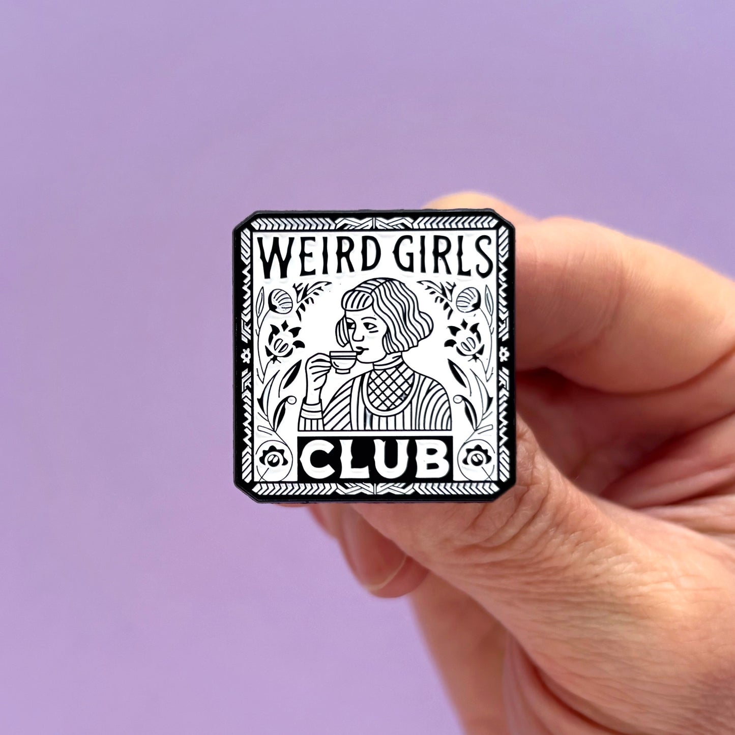 Pin metálico Weird Girls Club
