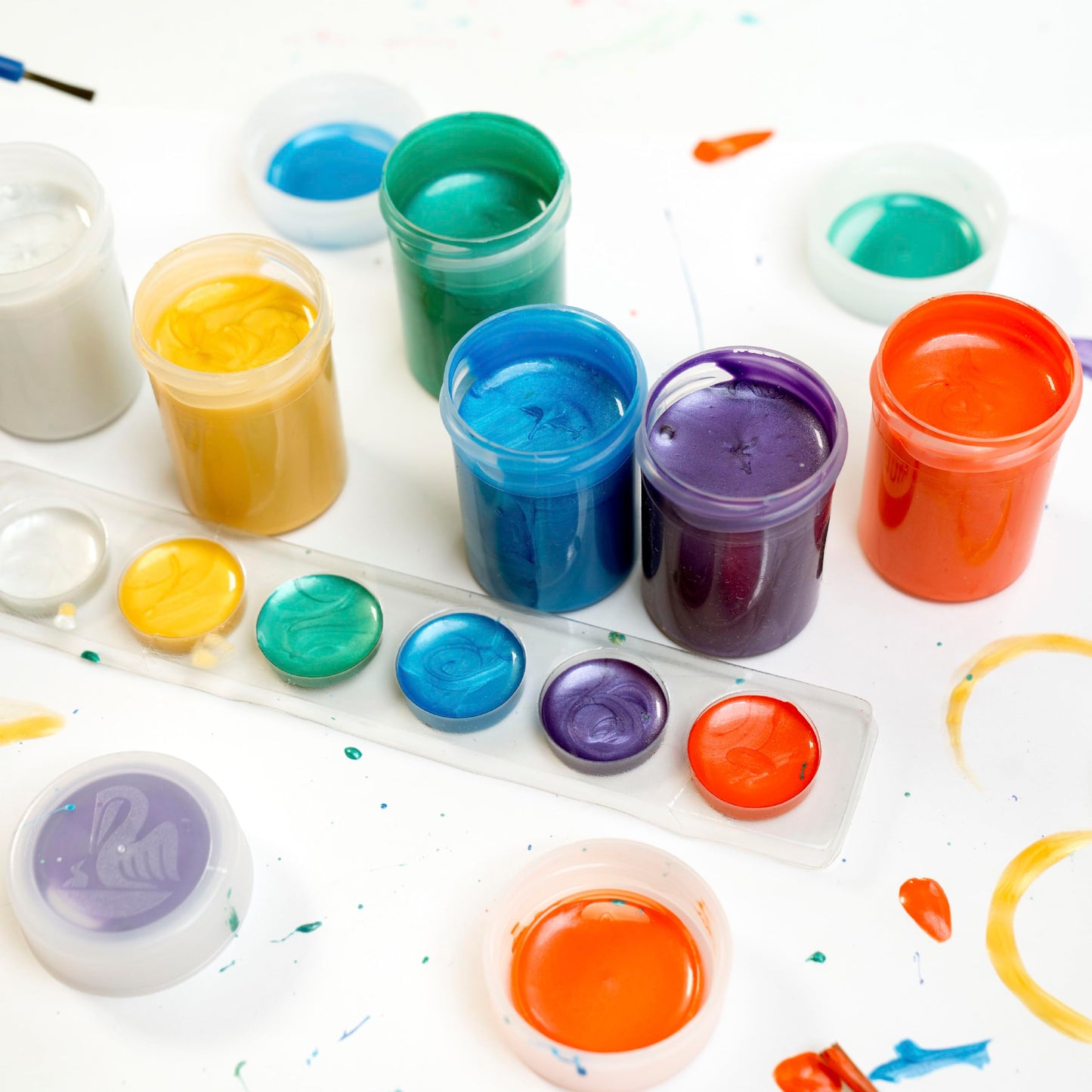 Témpera metálizada X6 + 1 pincel + 1 paleta