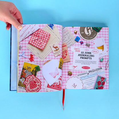 A Year of Junk Journaling: 52 propuestas creativas para transformar los pequeños recuerdos de tu vida en arte — Martina Calvi