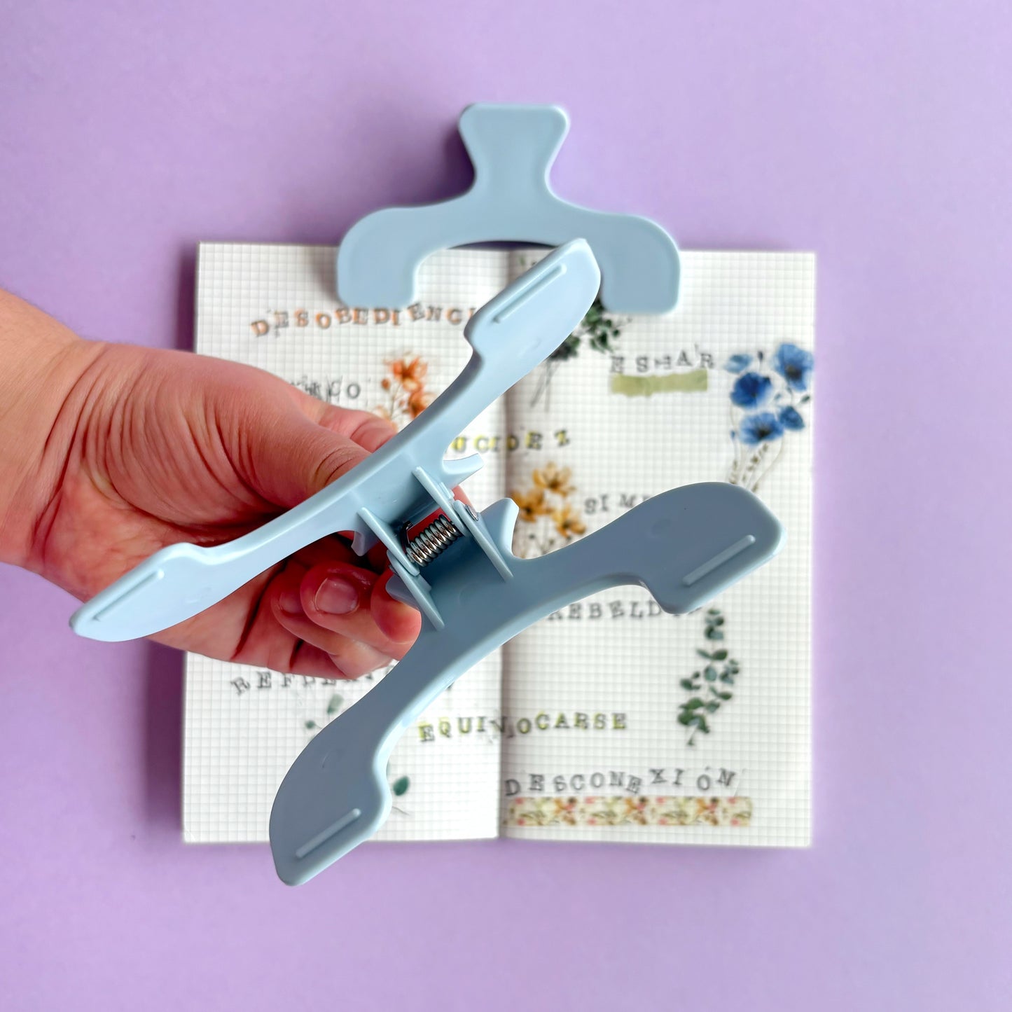 Clip Sujeta Páginas para Libros, Agendas y Cuadernos - Azul pastel