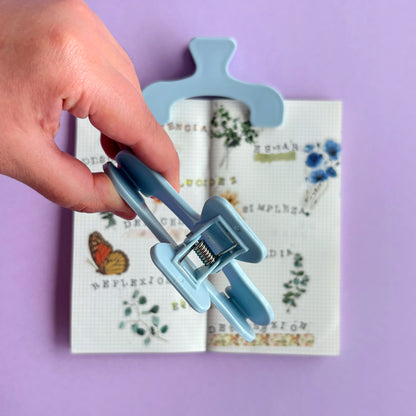 Clip Sujeta Páginas para Libros, Agendas y Cuadernos - Azul pastel