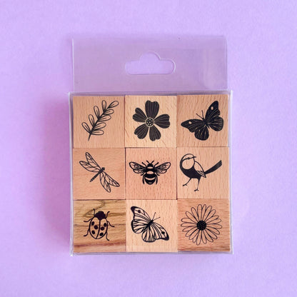 Set de Sellos de Madera Jardín Silvestre · Flores, Mariposas e Insectos