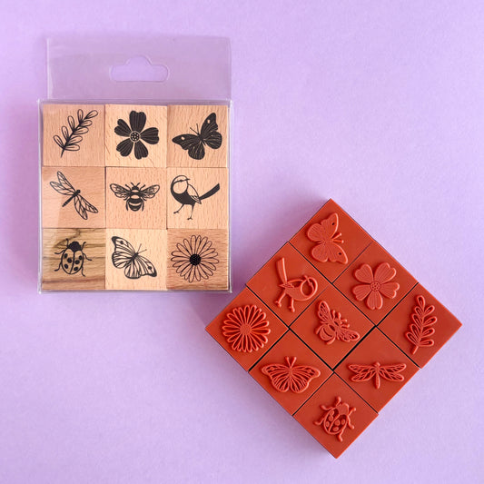 Set de Sellos de Madera Jardín Silvestre · Flores, Mariposas e Insectos
