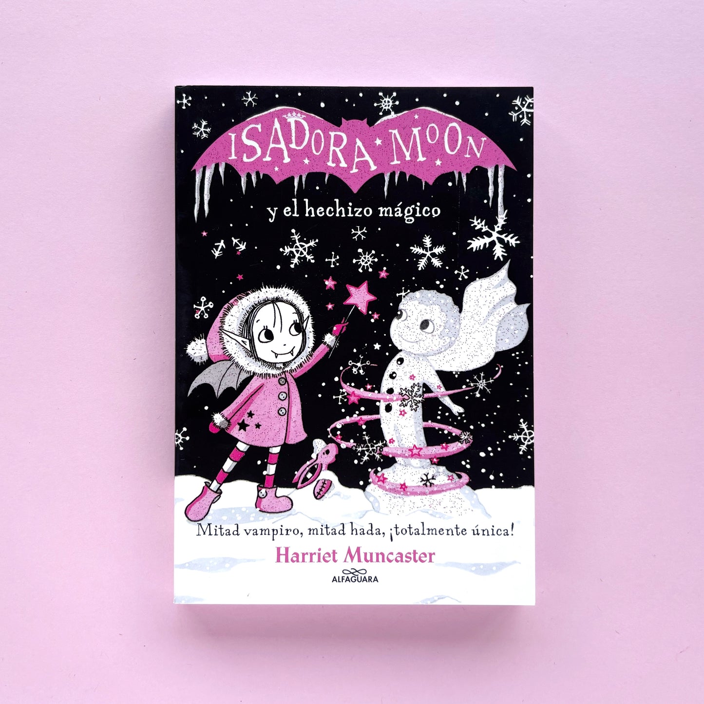 Isadora Moon y el hechizo mágico - Libro de narrativa infantil