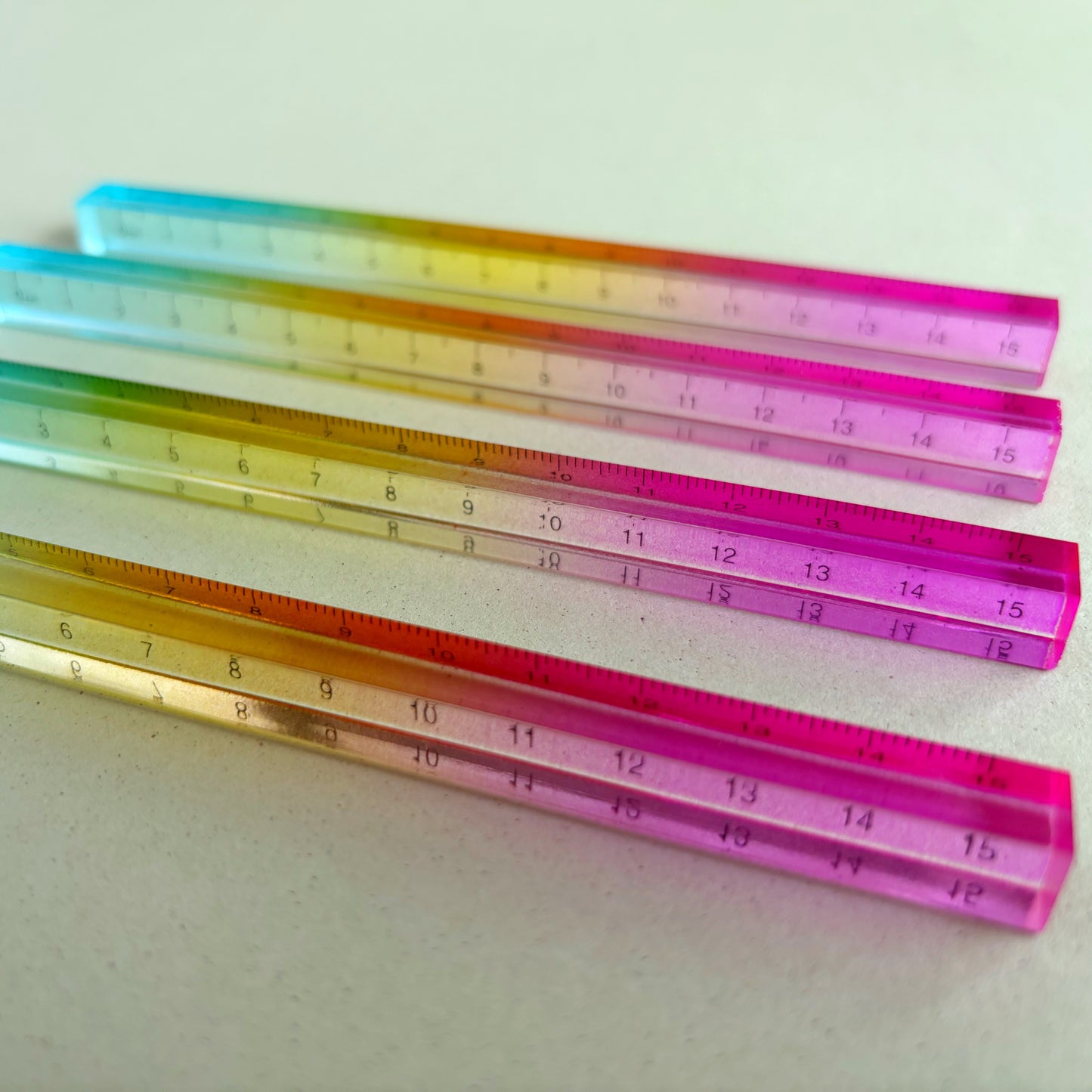 Regla Aurora Cuadrangular (15 cm)