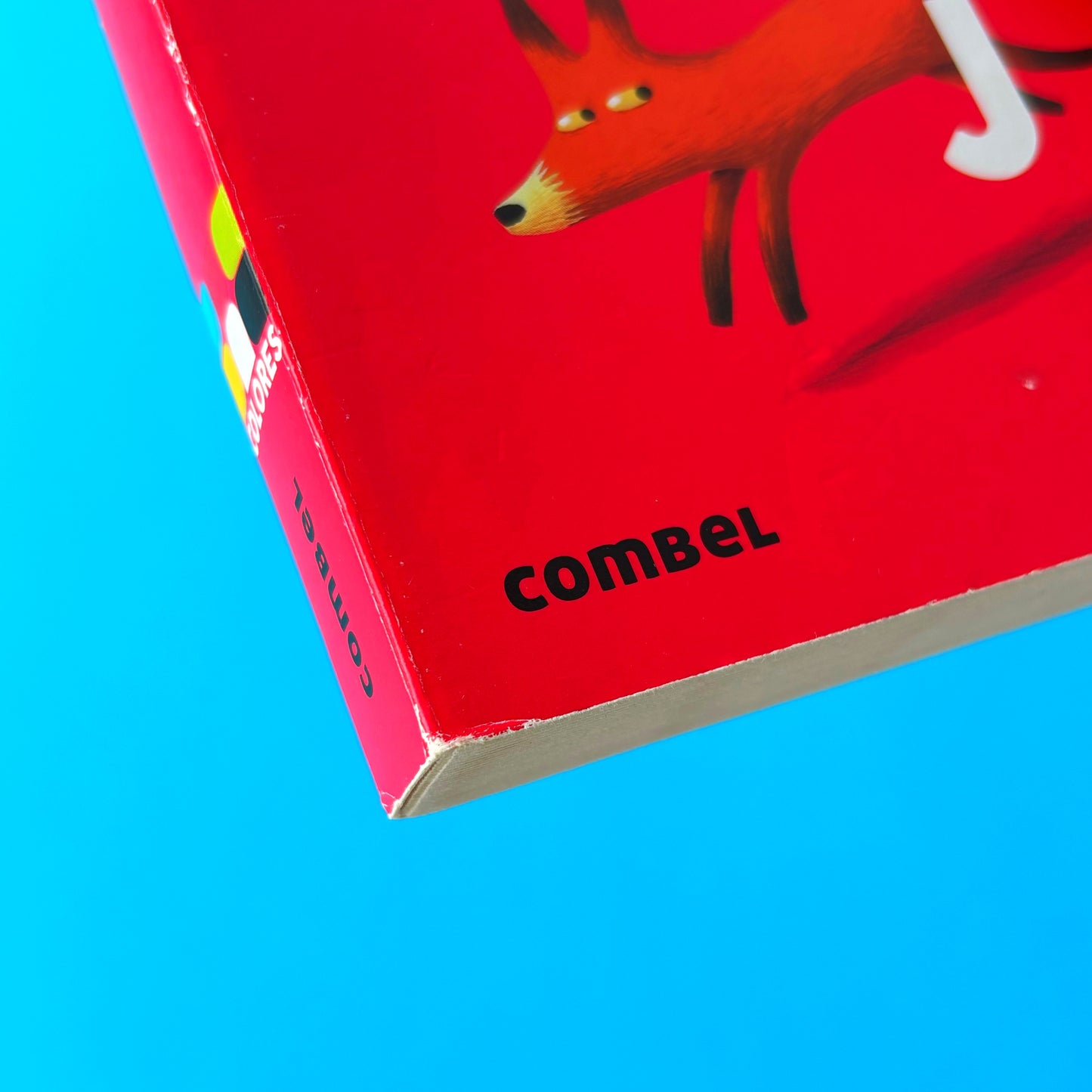 Rojo -  Libro album ilustrado en cartoné